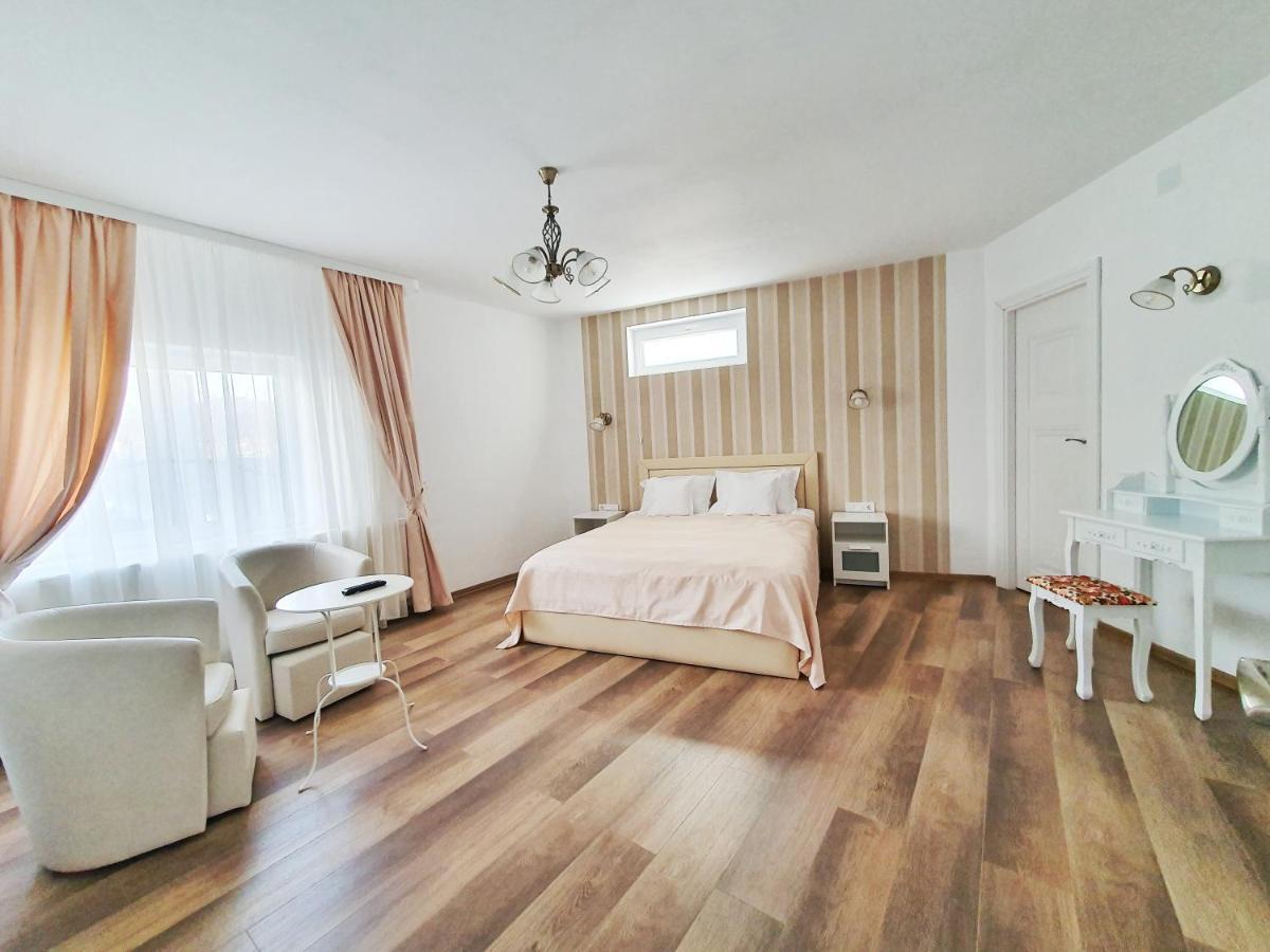Tourist B&C Hotel Curtea De Arges Luaran gambar
