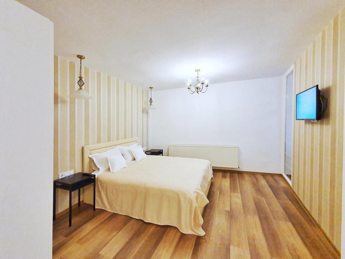 Tourist B&C Hotel Curtea De Arges Luaran gambar