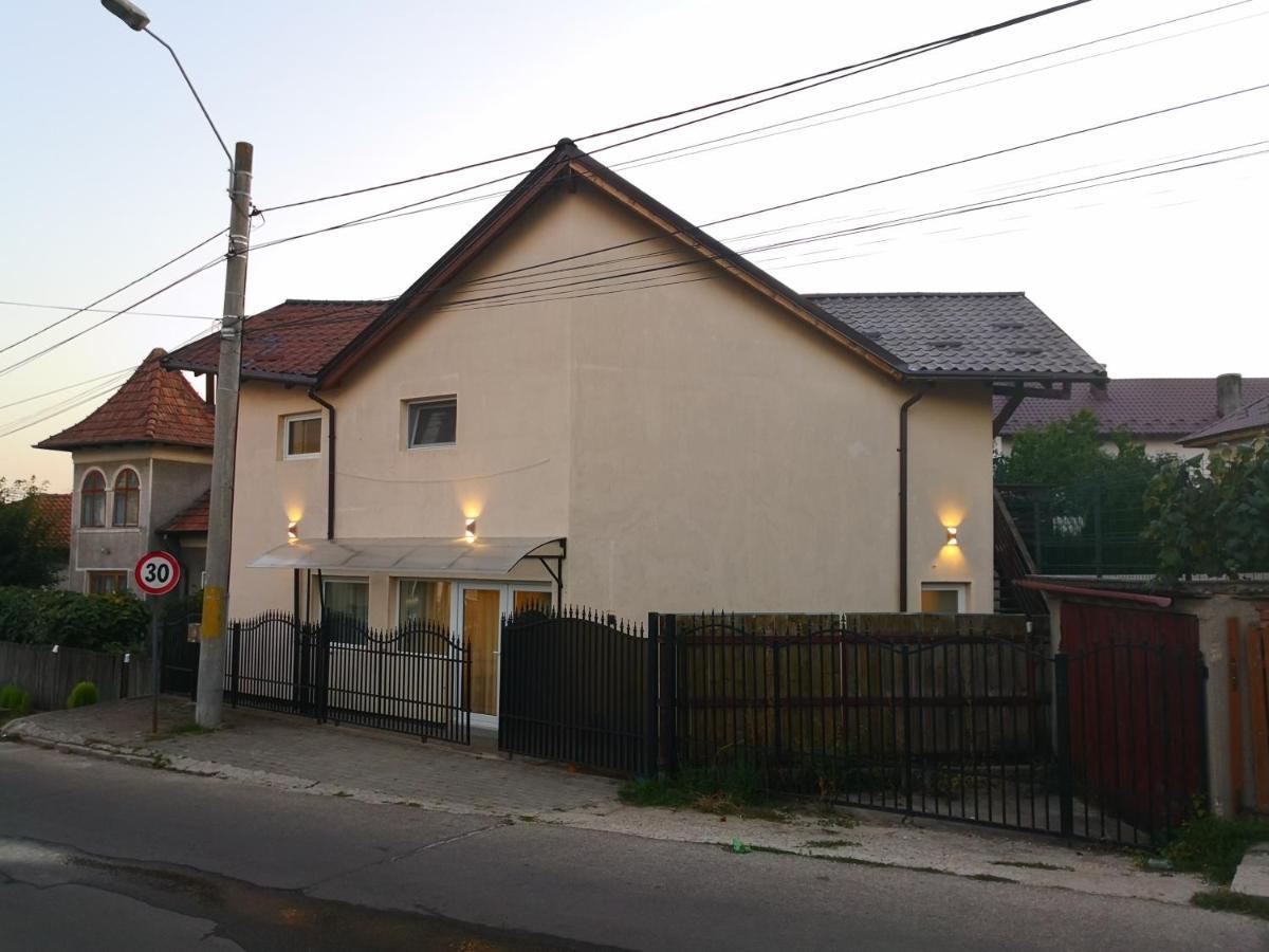 Tourist B&C Hotel Curtea De Arges Luaran gambar